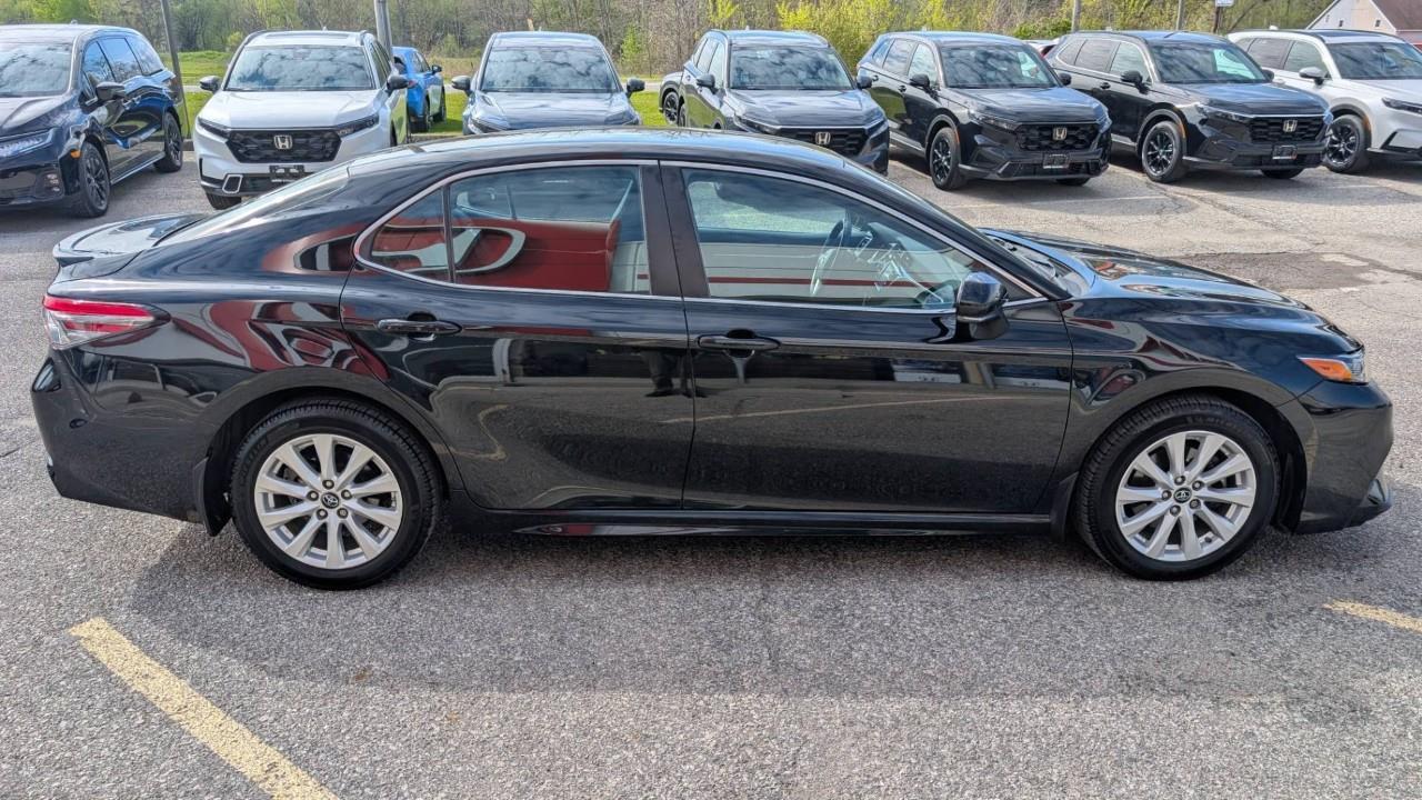 2019 Toyota Camry SE 4dr Sedan Photo