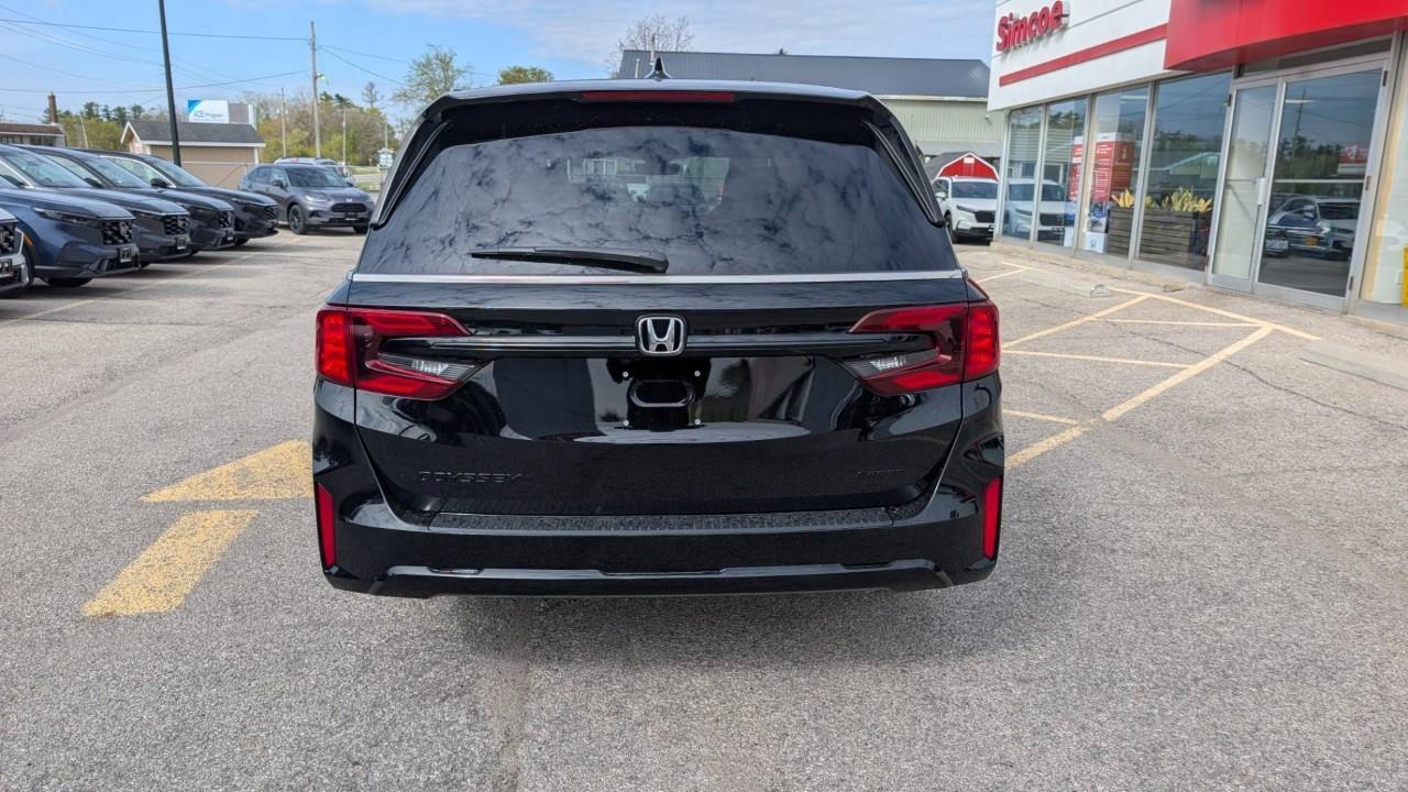 2026 Honda Odyssey Sport-L Passenger Van Photo3
