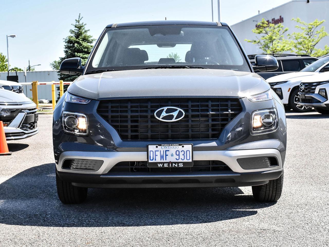 2025 Hyundai Venue Essential IVT w/Two-Tone demo used Photo