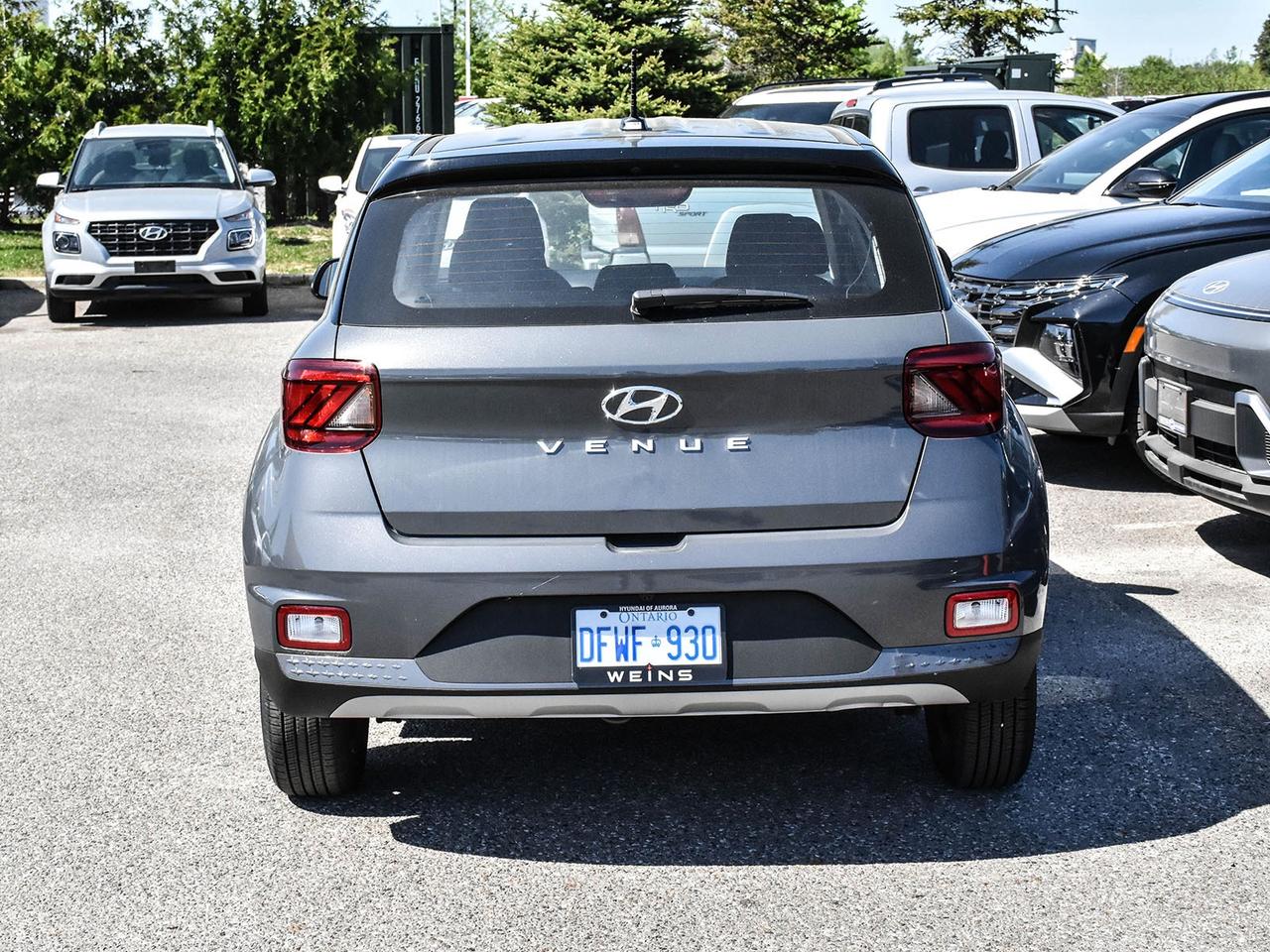 2025 Hyundai Venue Essential IVT w/Two-Tone demo used Photo