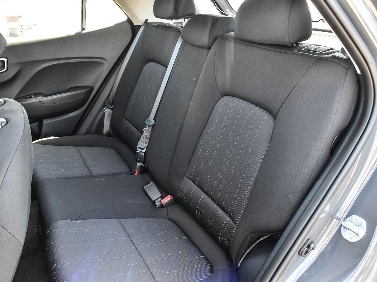 2025 Hyundai Venue Essential IVT w/Two-Tone demo used Photo