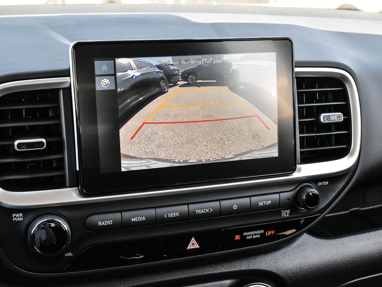 2025 Hyundai Venue Essential IVT w/Two-Tone demo used Photo