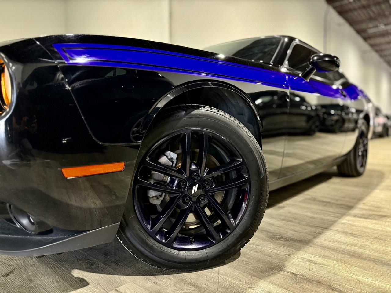 2019 Dodge Challenger Plus AWD||Vented & Heated Leather||Sunroof|| Photo4