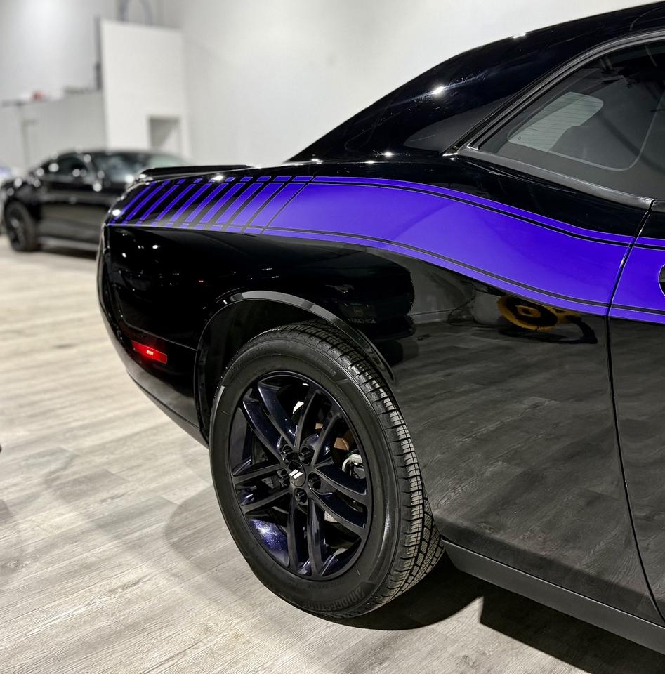 2019 Dodge Challenger Plus AWD||Vented & Heated Leather||Sunroof|| Photo