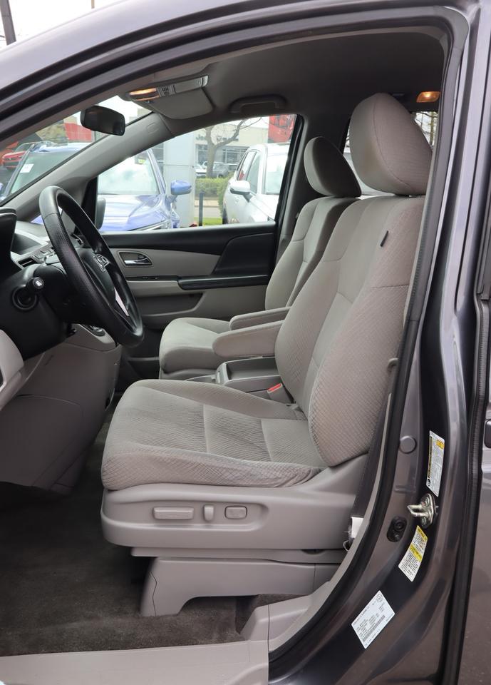 2017 Honda Odyssey EX (A6) Passenger Van Photo