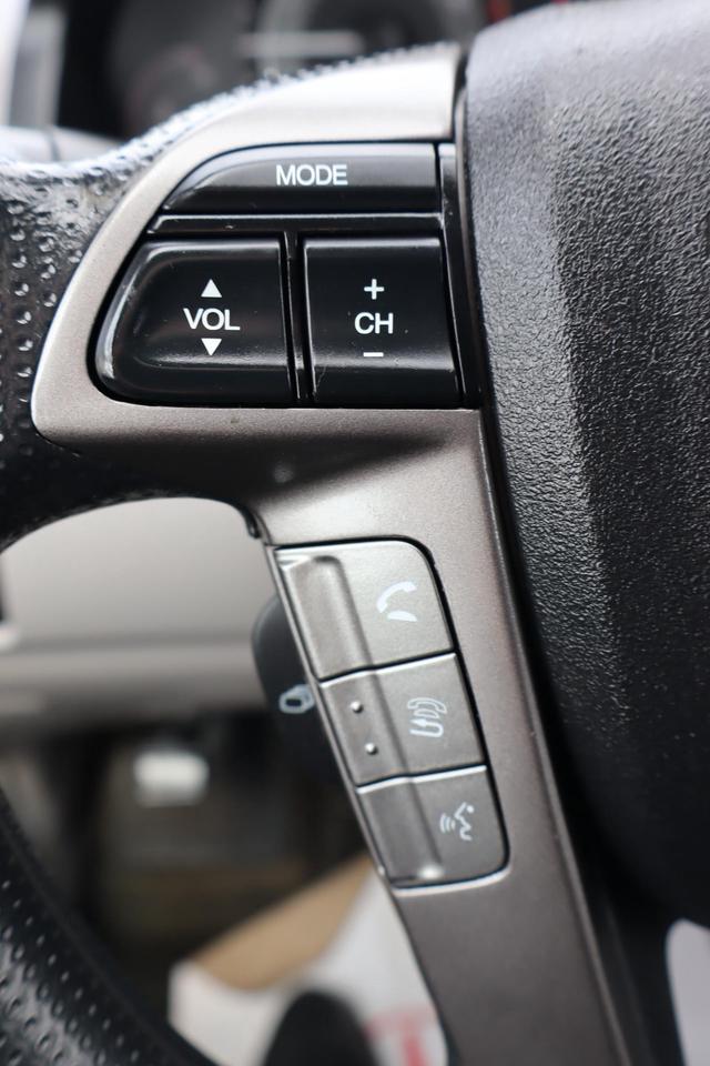 2017 Honda Odyssey EX (A6) Passenger Van Photo