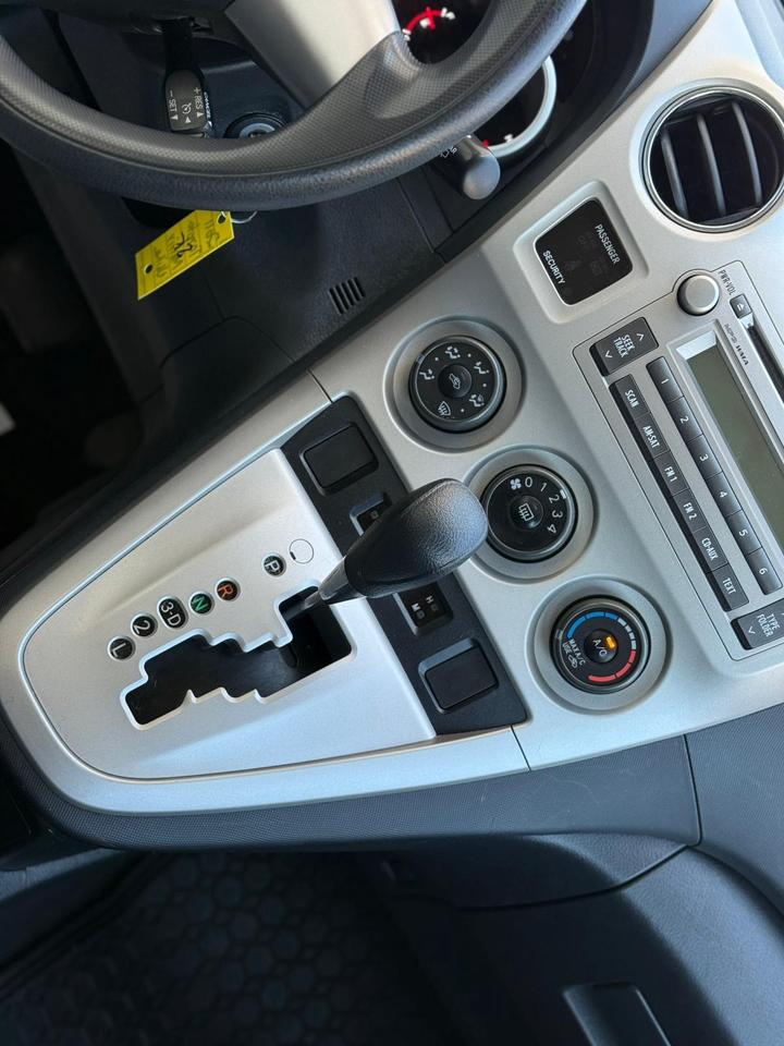 2011 Toyota Matrix BASE Photo