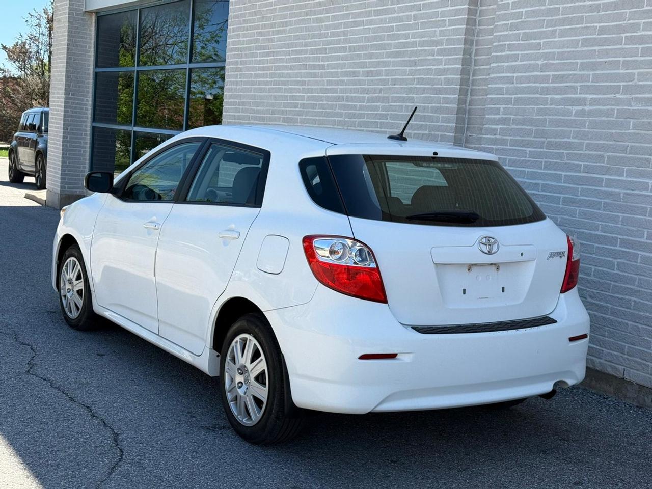 2011 Toyota Matrix BASE Photo