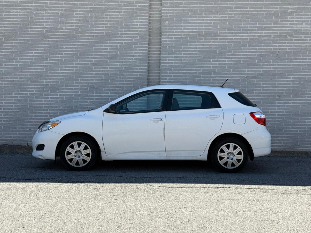 2011 Toyota Matrix BASE Photo