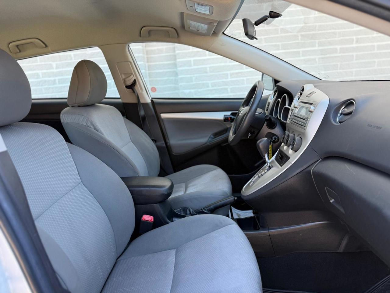 2011 Toyota Matrix BASE Photo