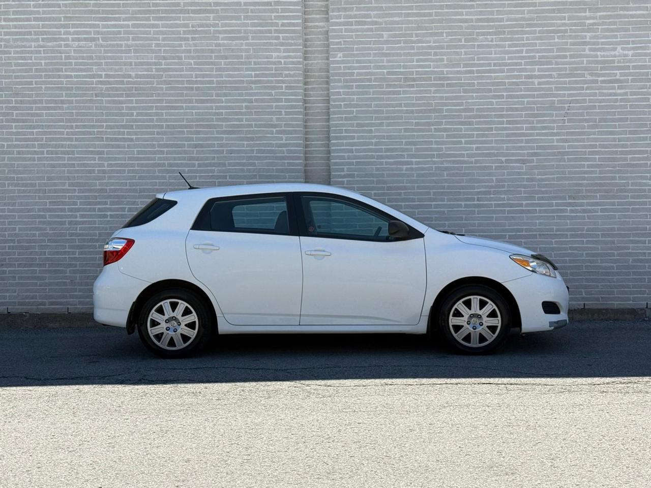 2011 Toyota Matrix BASE Photo