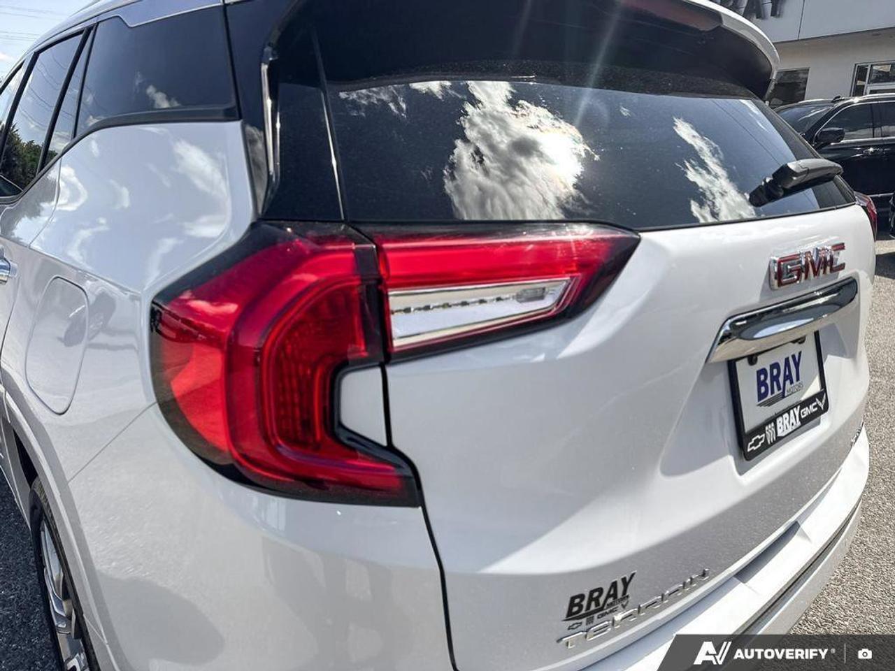 2024 GMC Terrain Denali ALL WEATHER MATS. SUNROOF. LEATHER. SUMMER Photo