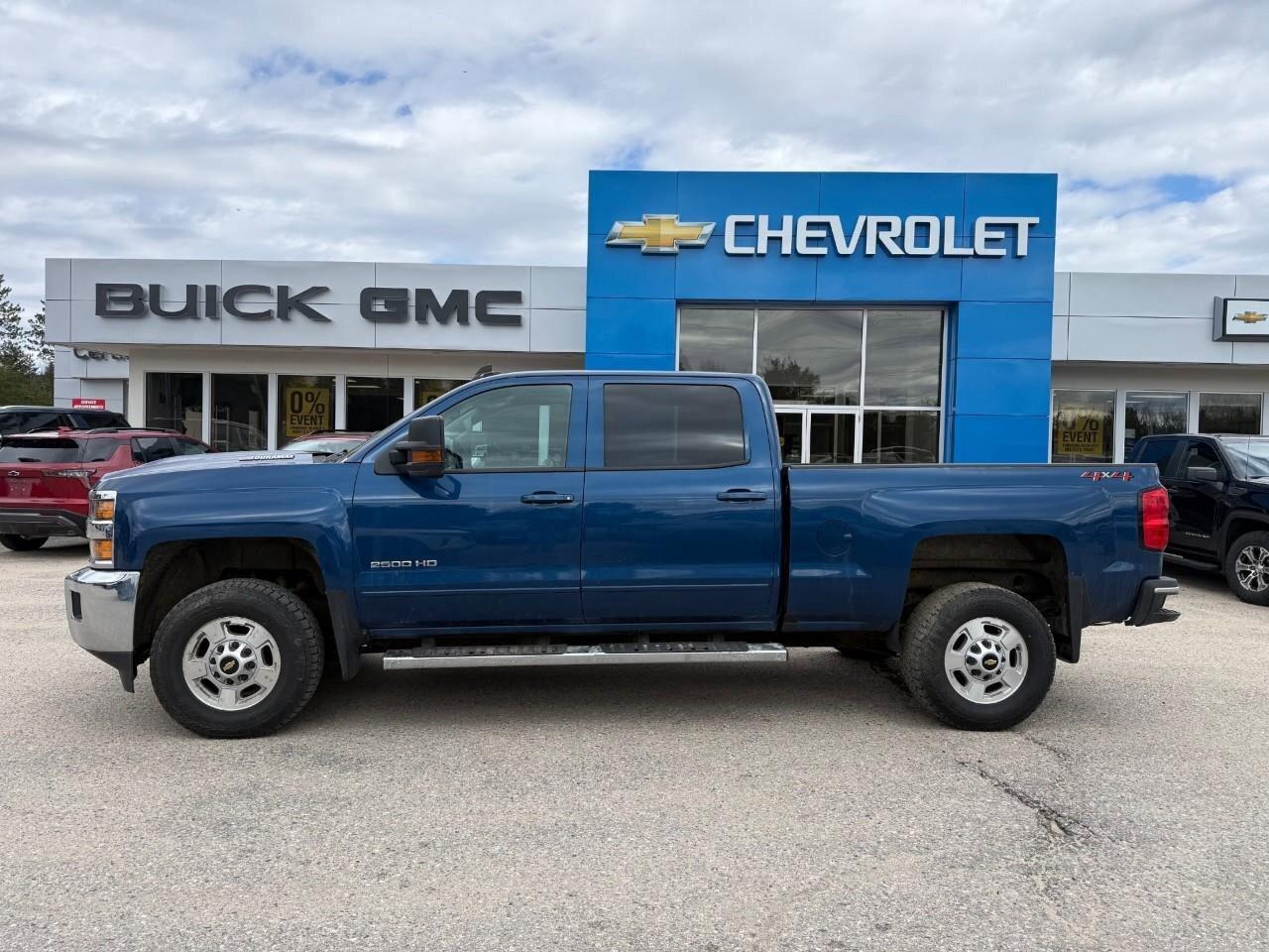 2019 Chevrolet SILVERADO 2500HD 4WD Crew Cab 153.7  LT Photo2