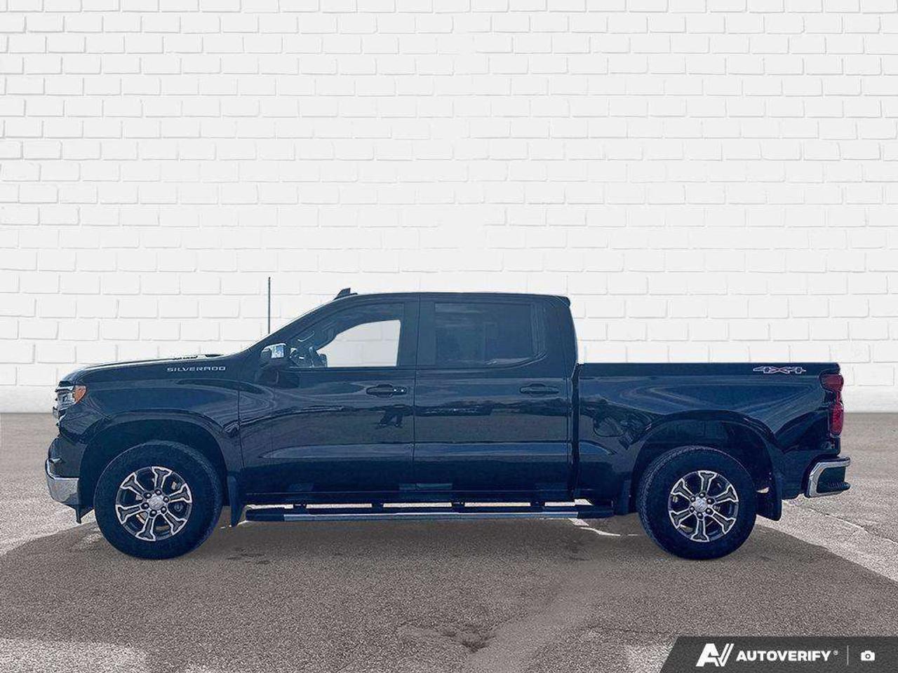 2024 Chevrolet Silverado 1500 LEASE RETURN. RUNNING BOARDS. TONNEAU COVER. TRAILERING PKG. Z71 OFF ROAD PKG. TRUE NORTH EDITION. Photo1