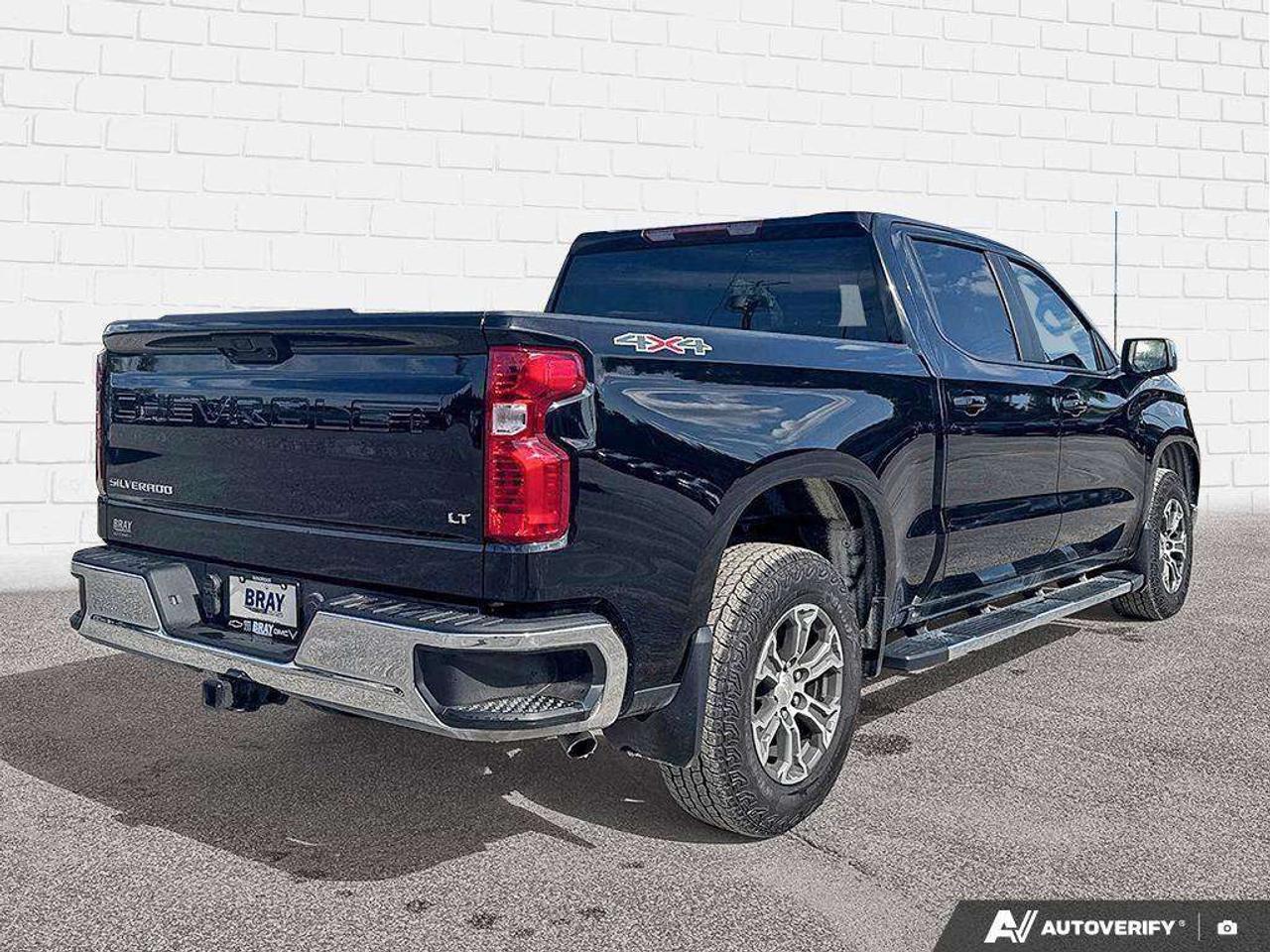 2024 Chevrolet Silverado 1500 LEASE RETURN. RUNNING BOARDS. TONNEAU COVER. TRAILERING PKG. Z71 OFF ROAD PKG. TRUE NORTH EDITION. Photo