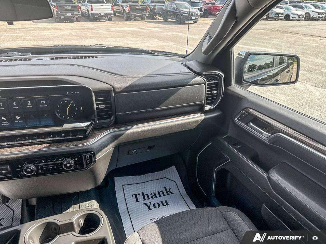 2024 Chevrolet Silverado 1500 LEASE RETURN. RUNNING BOARDS. TONNEAU COVER. TRAILERING PKG. Z71 OFF ROAD PKG. TRUE NORTH EDITION. Photo