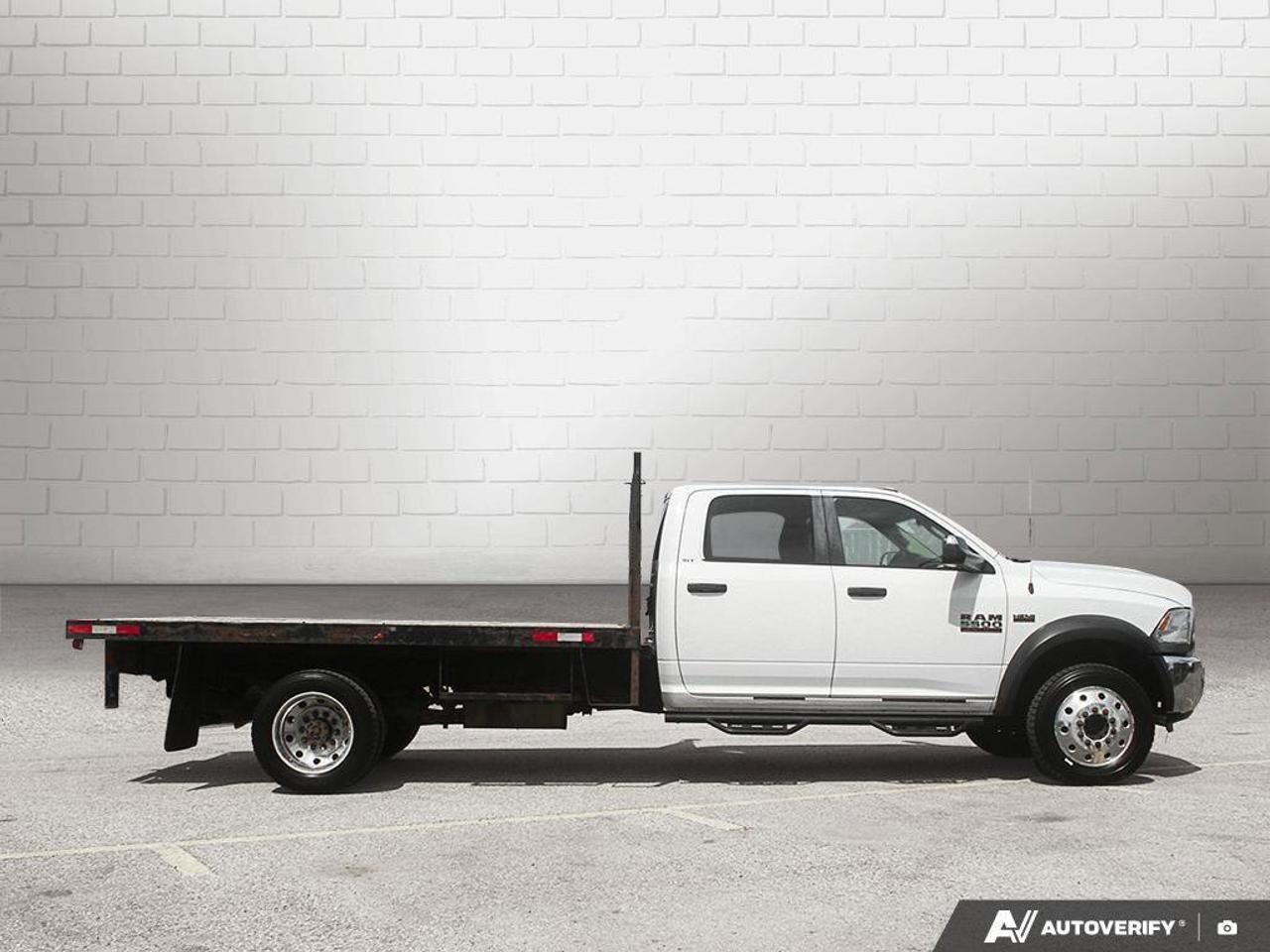 2017 RAM Ram 5500 Cab-Chassis SLTSLT, CASSIS, 6.4L HEMI V8, 4X4, CREW CAB, AS-TR Photo