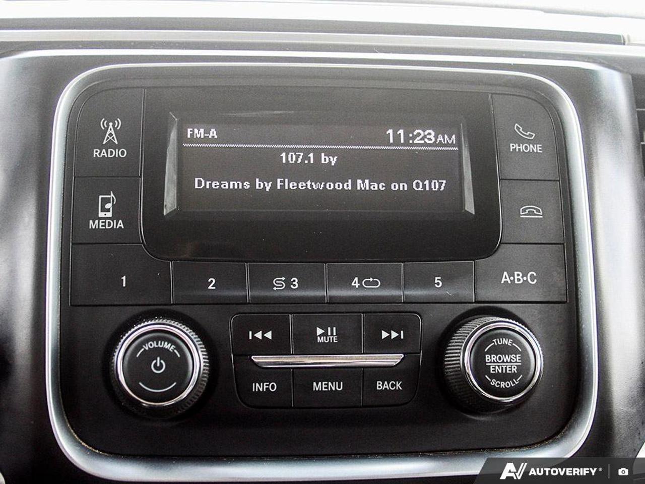 2017 RAM Ram 5500 Cab-Chassis SLTSLT, CASSIS, 6.4L HEMI V8, 4X4, CREW CAB, AS-TR Photo