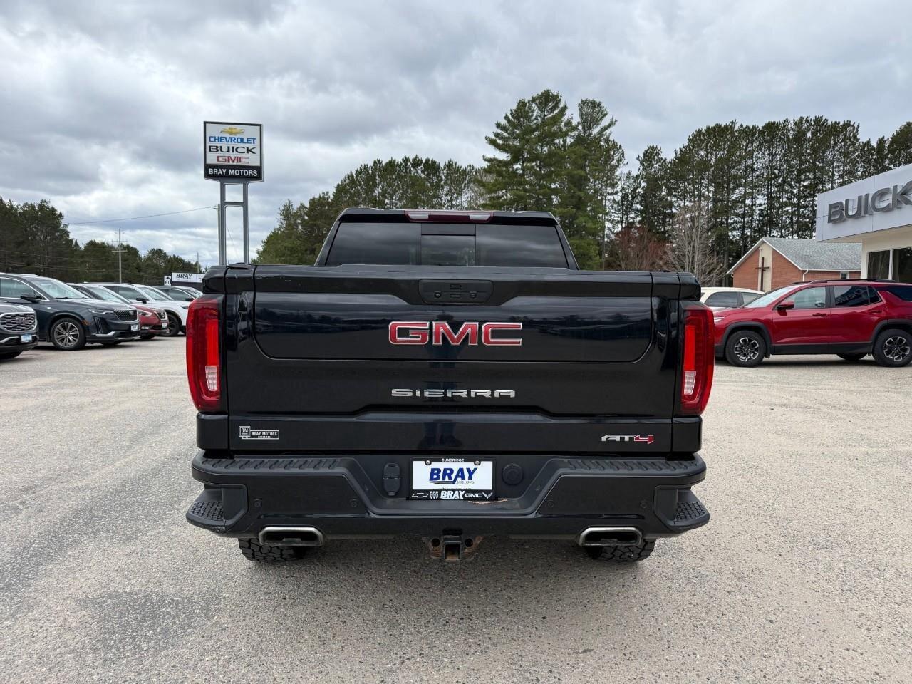 2021 GMC Sierra 1500 AT4 RUNNING BOARDS. TONNEAU COVER. OFF ROAD SUSPEN Photo