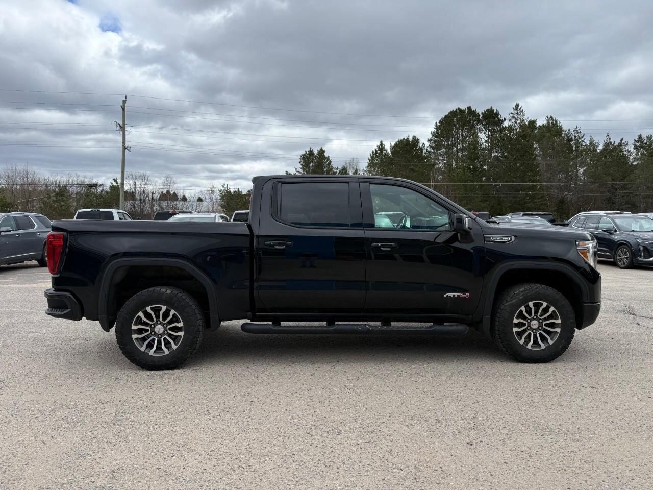 2021 GMC Sierra 1500 AT4 RUNNING BOARDS. TONNEAU COVER. OFF ROAD SUSPEN Photo