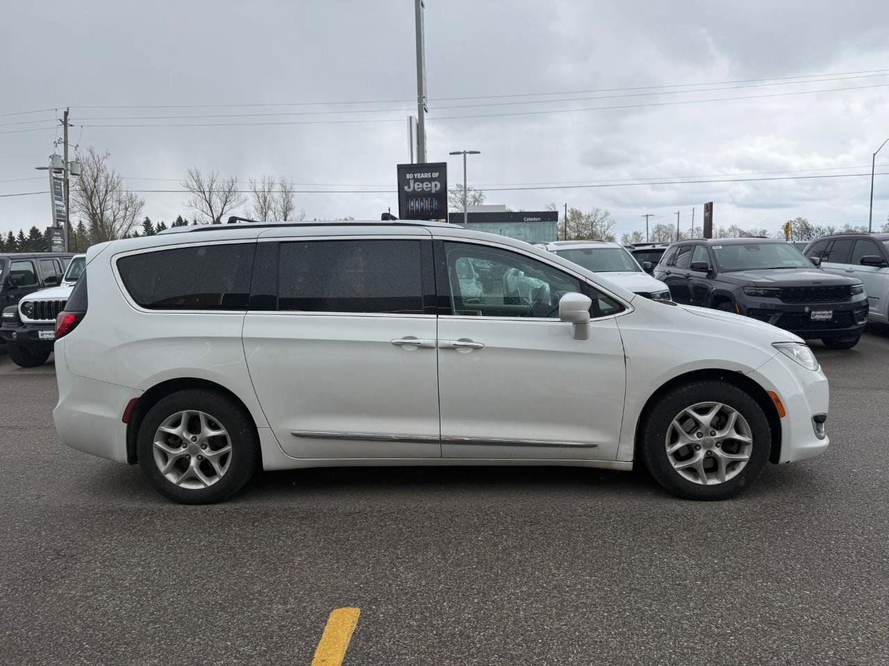 2017 Chrysler Pacifica 4DR WGN TOURING-L PLUS Photo3