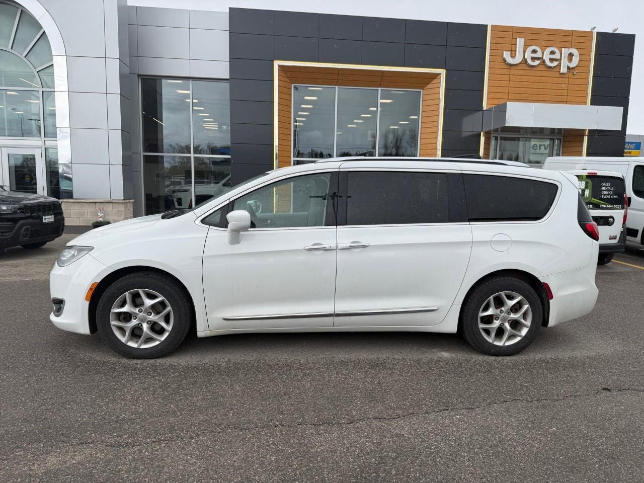2017 Chrysler Pacifica 4DR WGN TOURING-L PLUS Photo