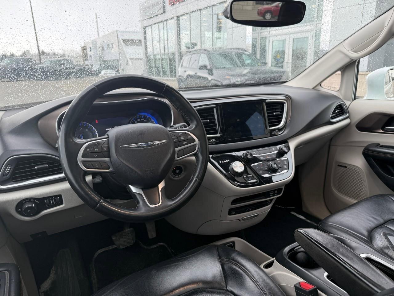 2017 Chrysler Pacifica 4DR WGN TOURING-L PLUS Photo