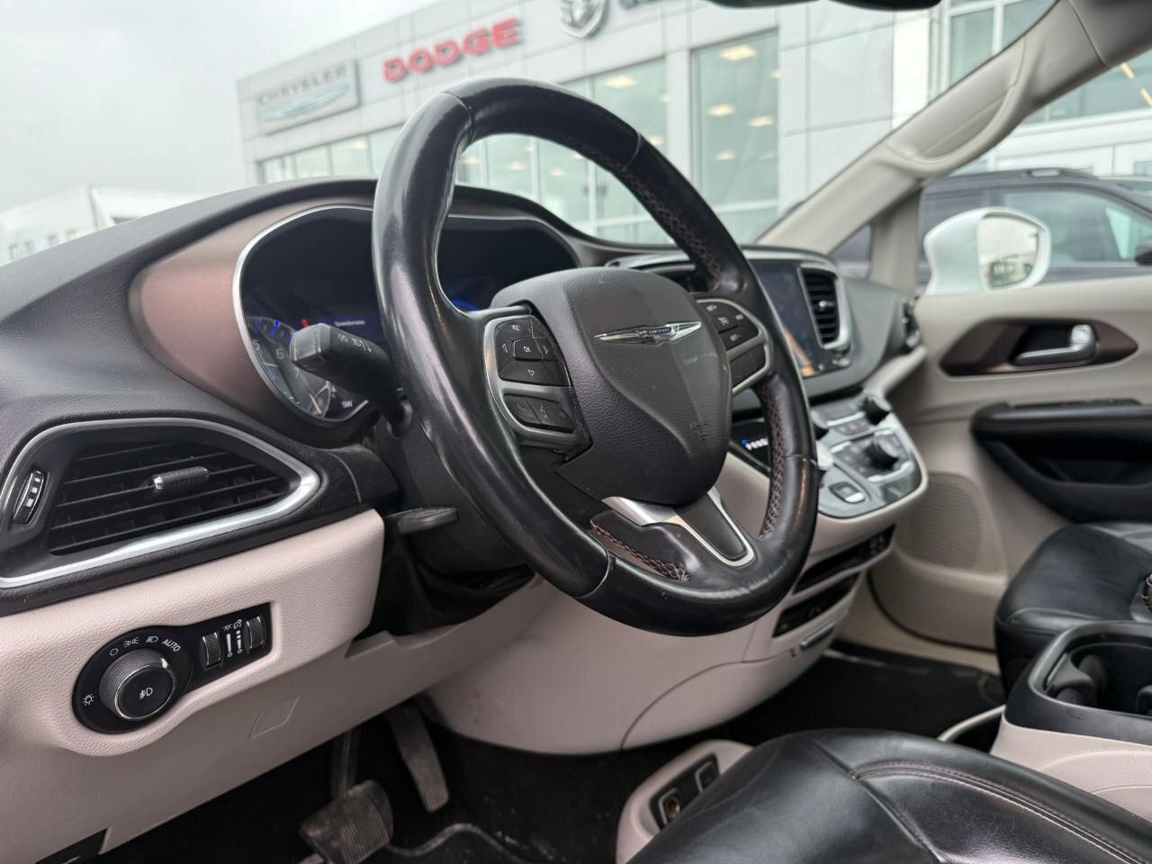 2017 Chrysler Pacifica 4DR WGN TOURING-L PLUS Photo