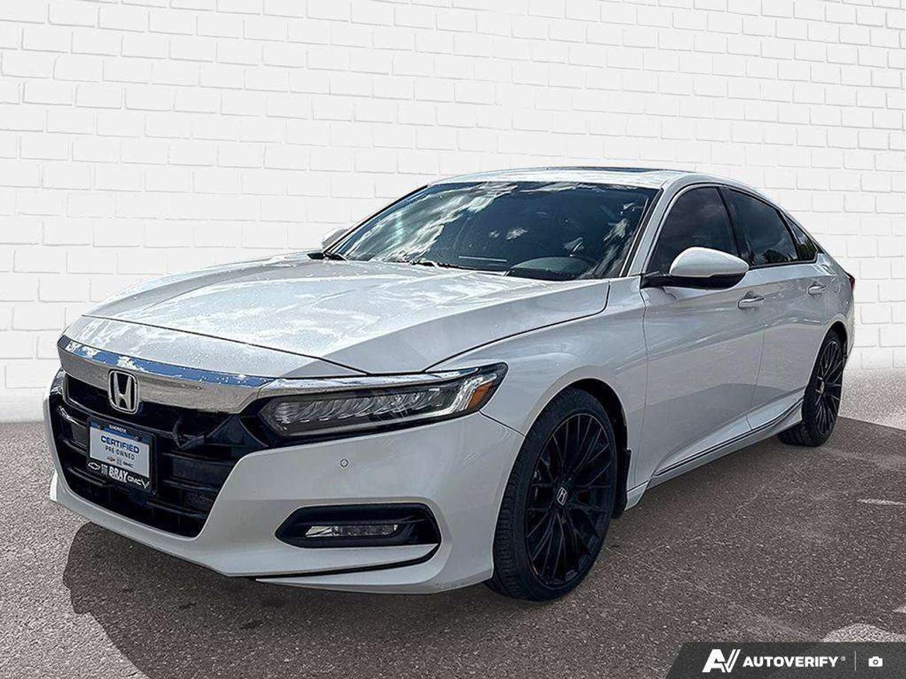 2019 Honda Accord SUMMER & WINTER WHEELS AND TIRES. LOADED. CERTIFIED. Photo0