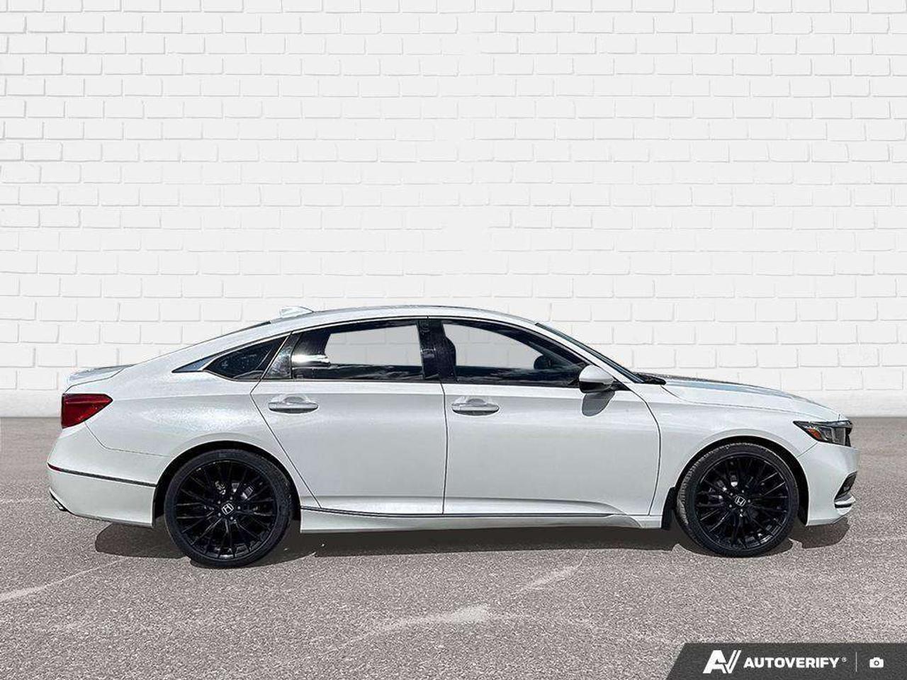 2019 Honda Accord SUMMER & WINTER WHEELS AND TIRES. LOADED. CERTIFIED. Photo