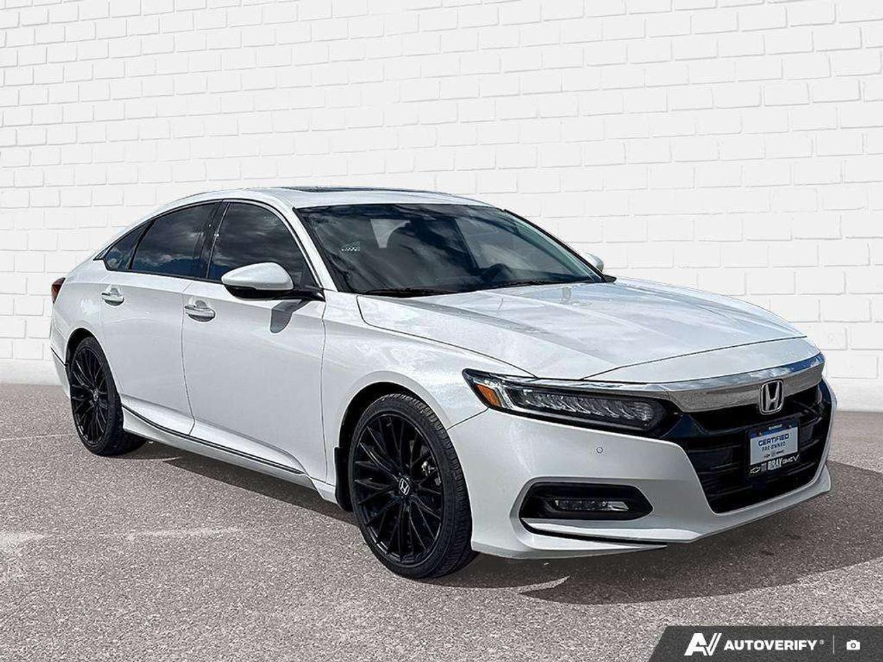 2019 Honda Accord SUMMER & WINTER WHEELS AND TIRES. LOADED. CERTIFIED. Photo
