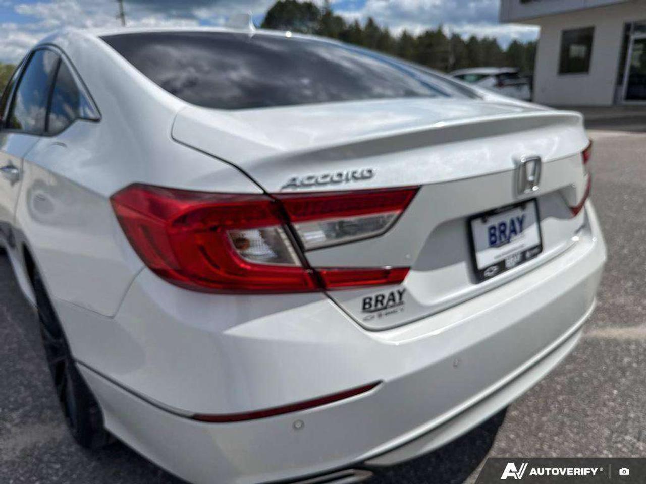 2019 Honda Accord SUMMER & WINTER WHEELS AND TIRES. LOADED. CERTIFIED. Photo