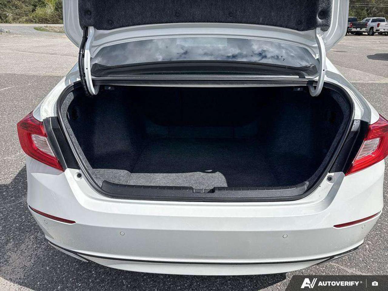 2019 Honda Accord SUMMER & WINTER WHEELS AND TIRES. LOADED. CERTIFIED. Photo