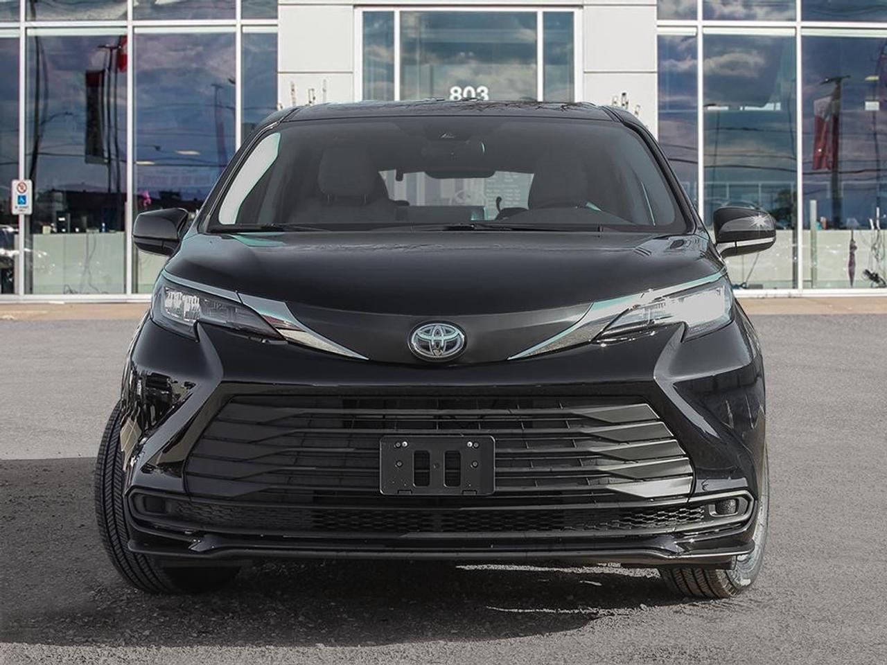 2026 Toyota Sienna LE 8-Passenger AWD Photo
