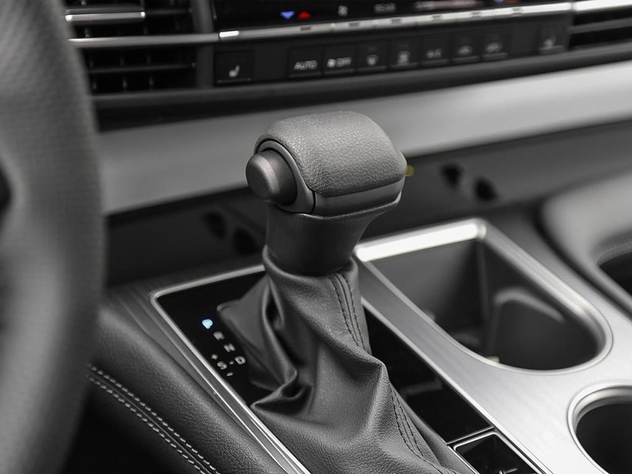 2026 Toyota Sienna LE 8-Passenger AWD Photo