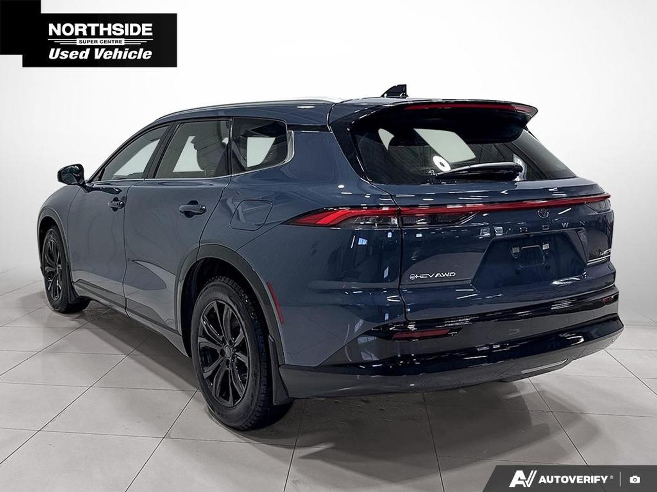 2025 Toyota Crown Signia Limited AWD Photo