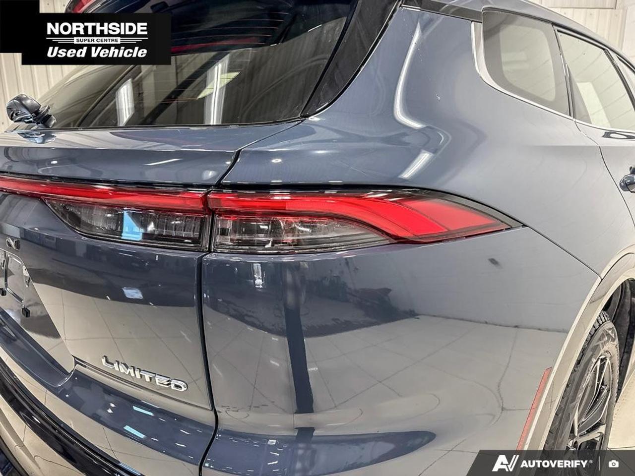 2025 Toyota Crown Signia Limited AWD Photo