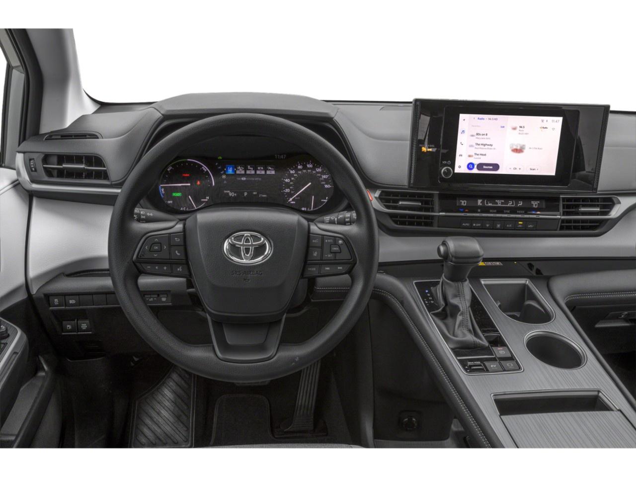 2026 Toyota Sienna LE 8-Passenger AWD Photo