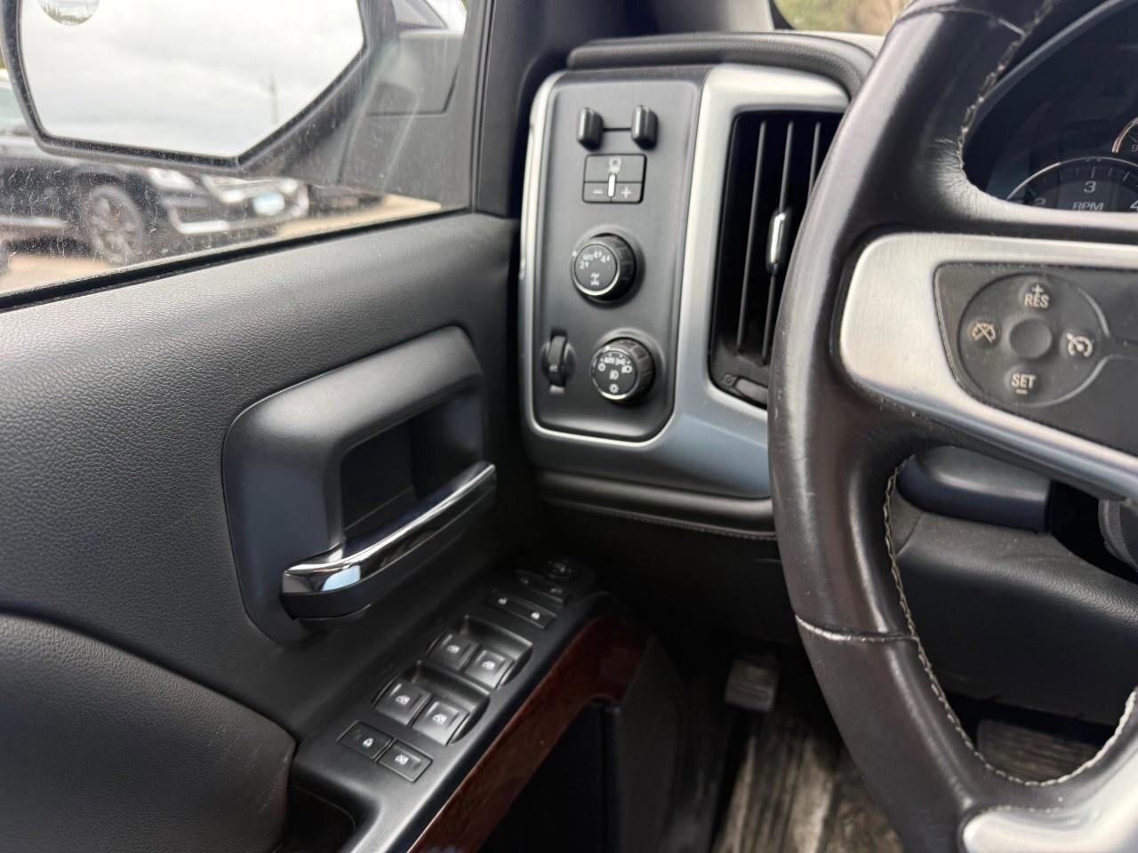 2017 GMC Sierra 1500 SLE RUNNING BOARDS. ALL WEATHER MATS. TRAILERING P Photo