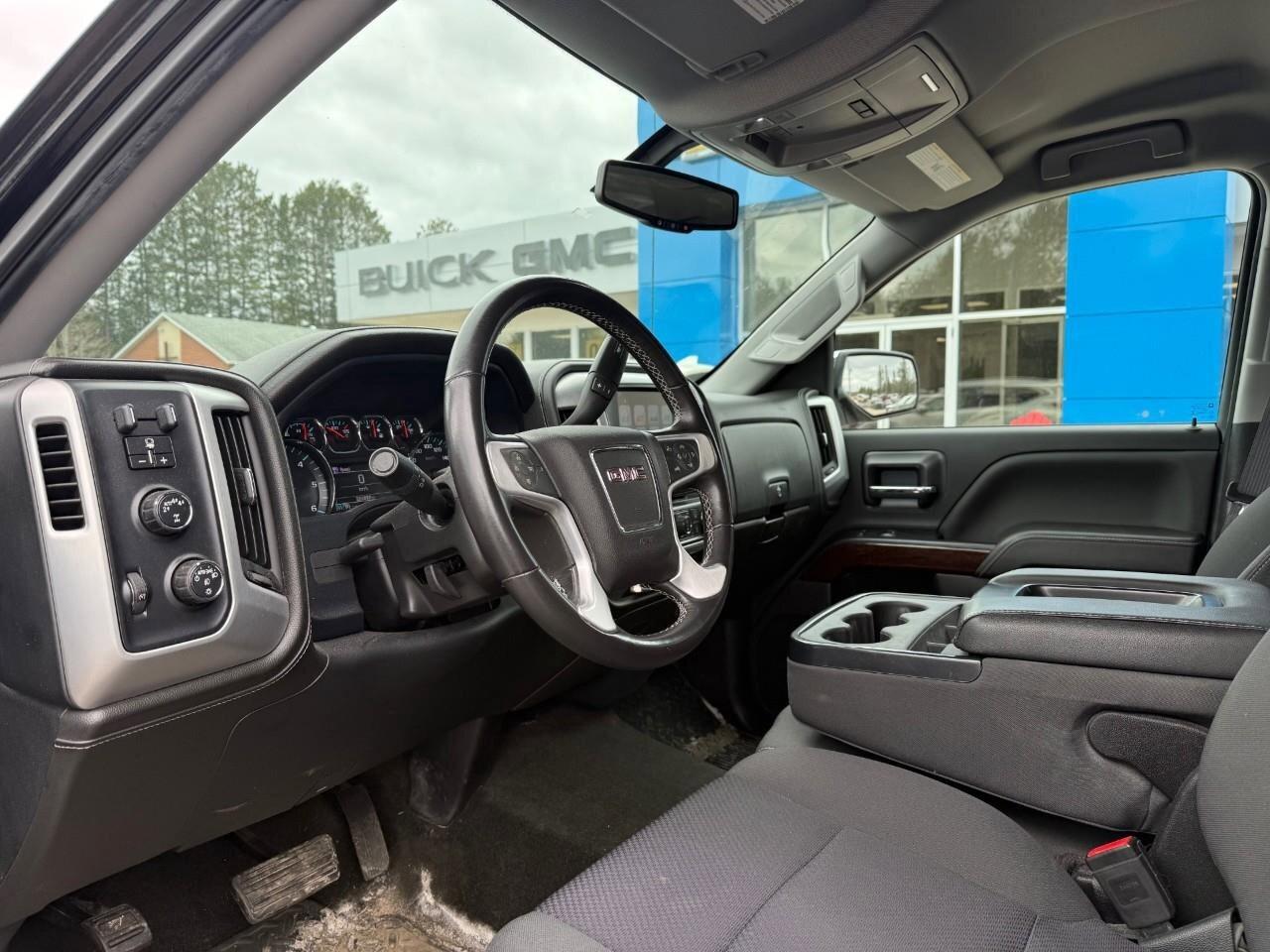 2017 GMC Sierra 1500 SLE RUNNING BOARDS. ALL WEATHER MATS. TRAILERING P Photo
