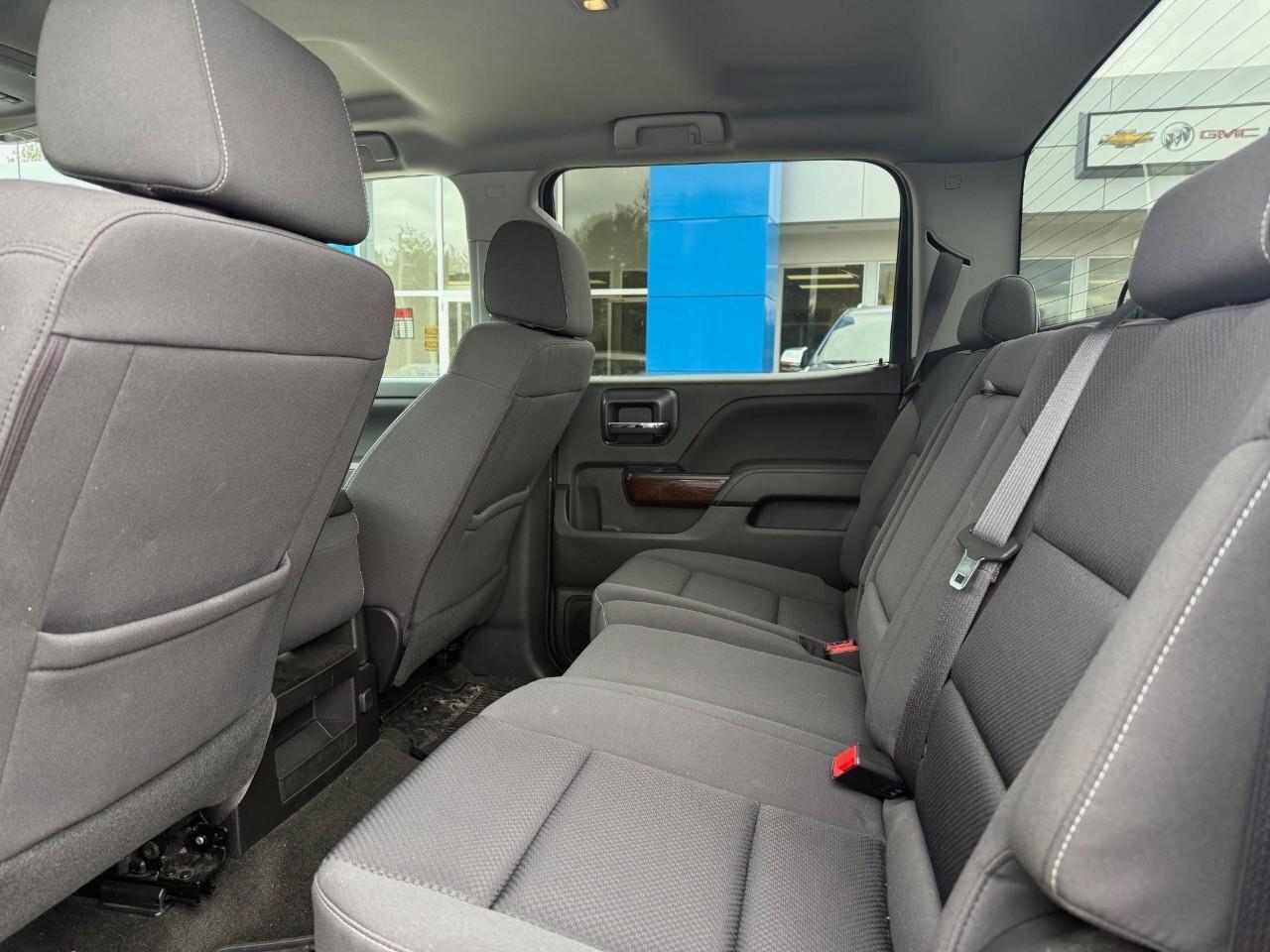 2017 GMC Sierra 1500 SLE RUNNING BOARDS. ALL WEATHER MATS. TRAILERING P Photo