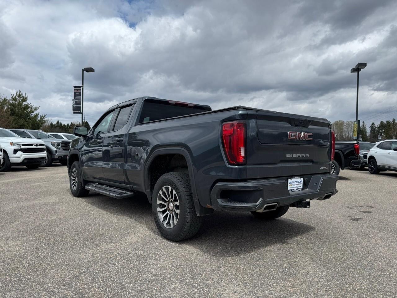 2019 GMC Sierra 1500 4WD Double Cab 147  AT4 Photo