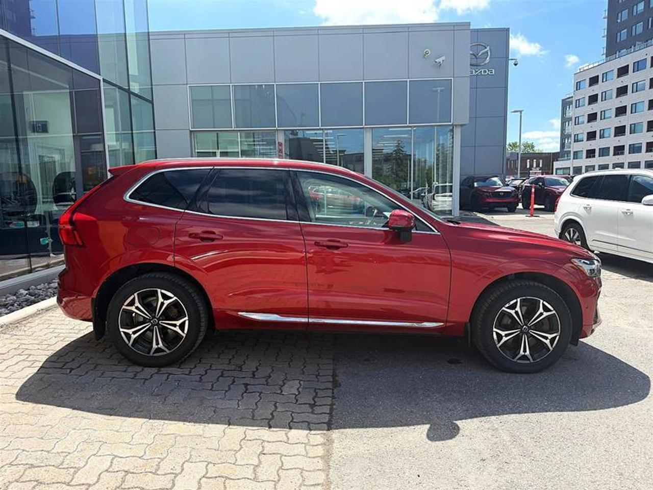 2022 Volvo XC60 T8 Expression Ext Range   HK   AWD   Clean Photo