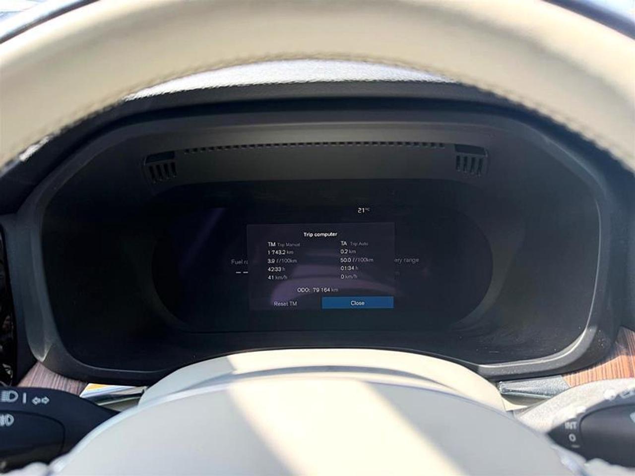 2022 Volvo XC60 T8 Expression Ext Range   HK   AWD   Clean Photo