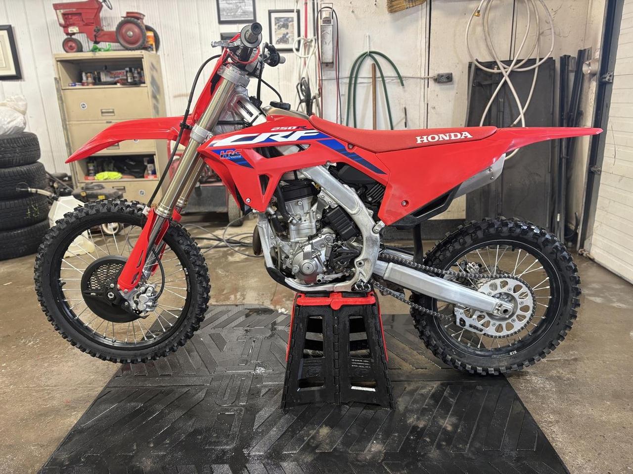 2023 Honda CRF250R  Photo