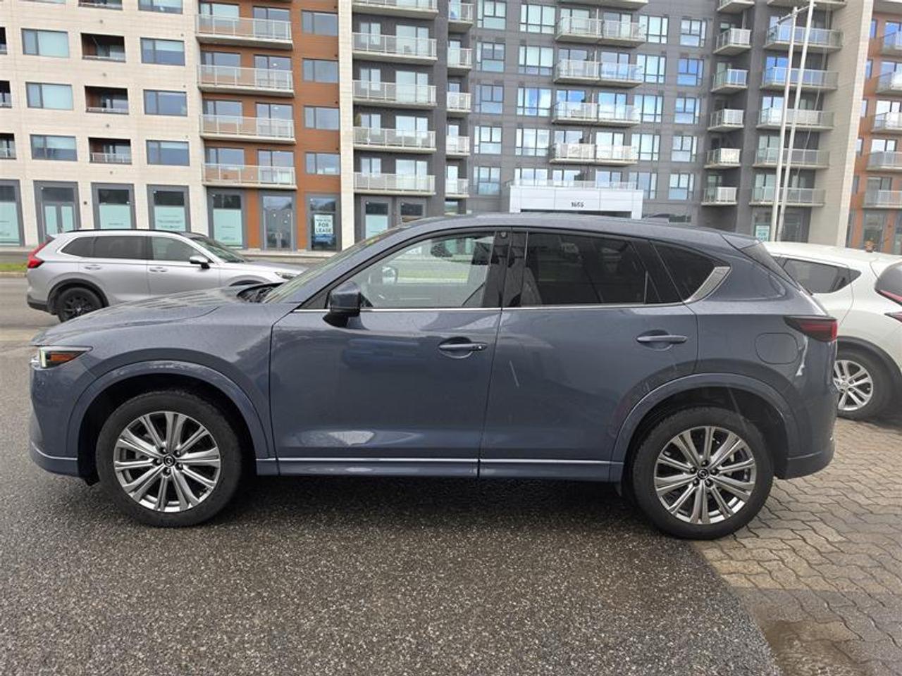 2023 Mazda CX-5 Signature AWD Photo2