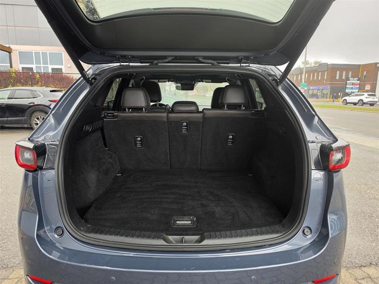 2023 Mazda CX-5 Signature AWD Photo