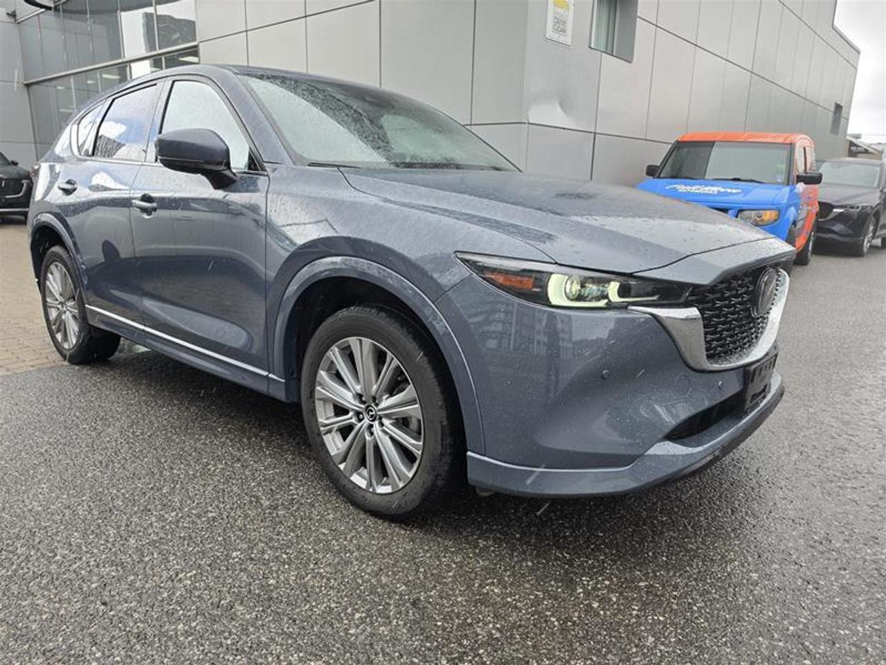 2023 Mazda CX-5 Signature AWD Photo