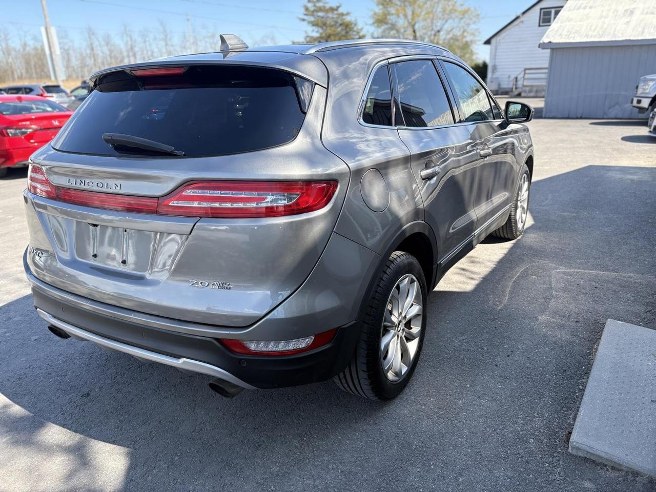 2016 Lincoln MKC Select 4dr All-wheel Drive Photo4