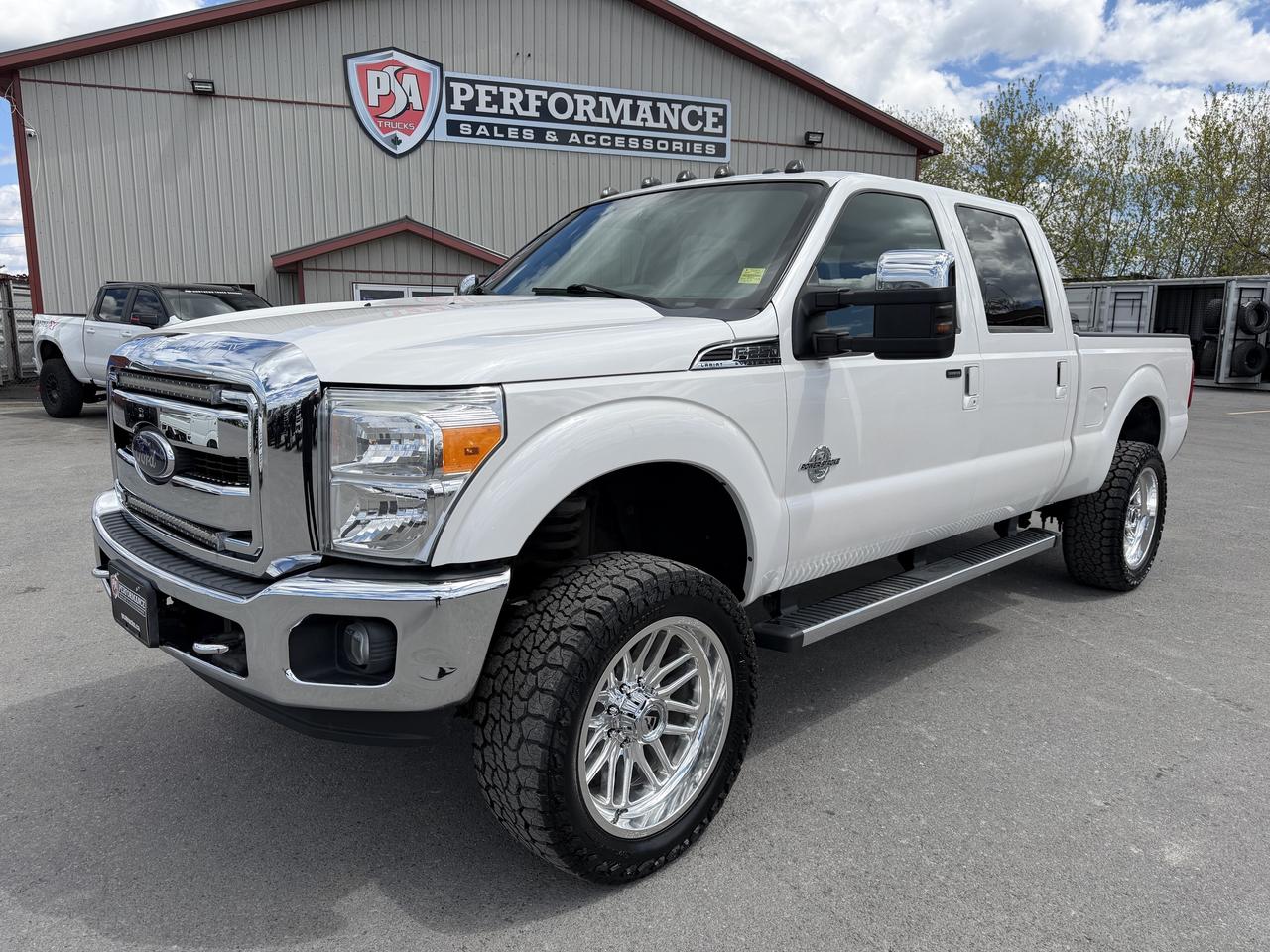 2016 Ford F-250 4WD Crew Cab 156  Lariat Photo0